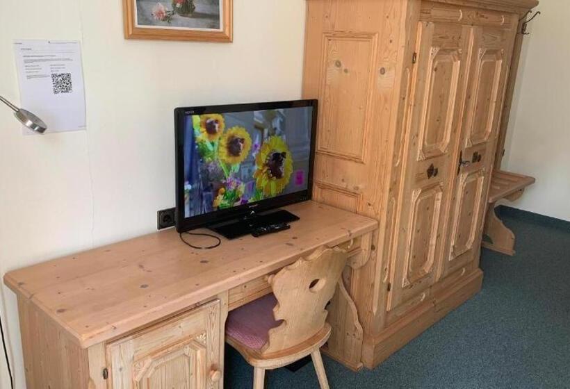 ホテル Almenrausch