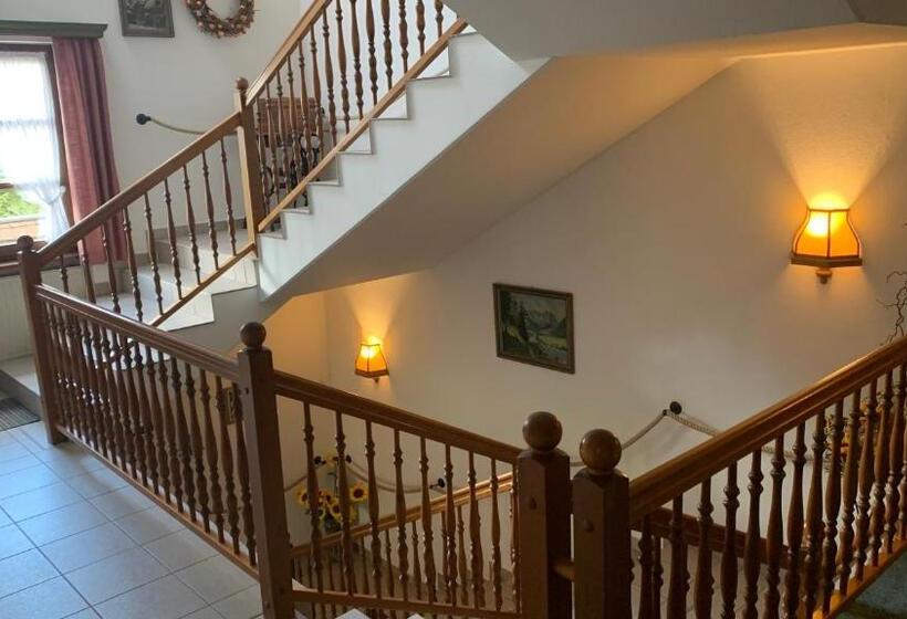 ホテル Almenrausch