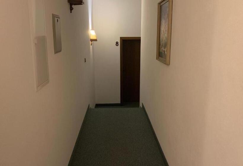 ホテル Almenrausch