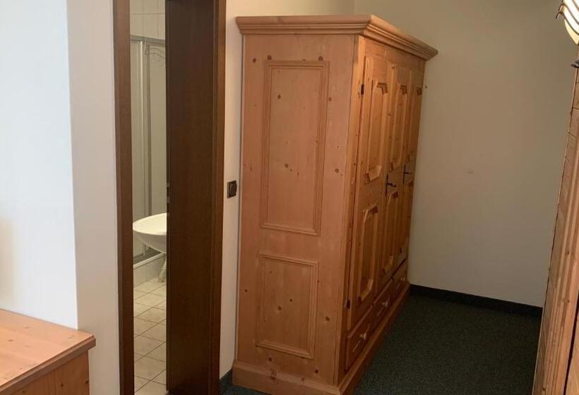 ホテル Almenrausch