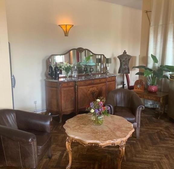 Bahnhofshotel Die Neue Bühne