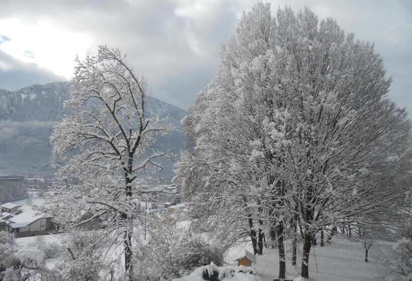 בית מלון כפרי Bellevue