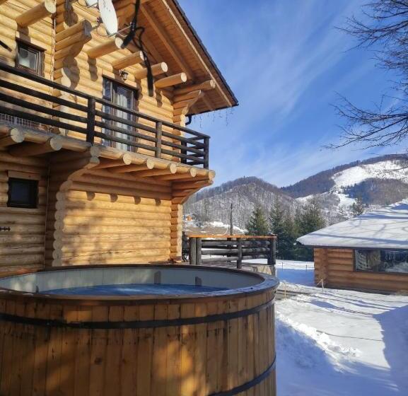 فندق Casa Pădurarului