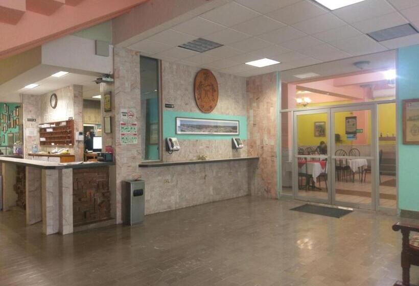 هتل Es Santa Regina