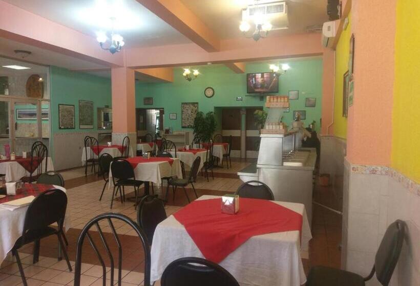 هتل Es Santa Regina