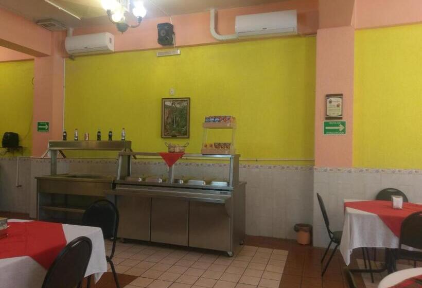 هتل Es Santa Regina