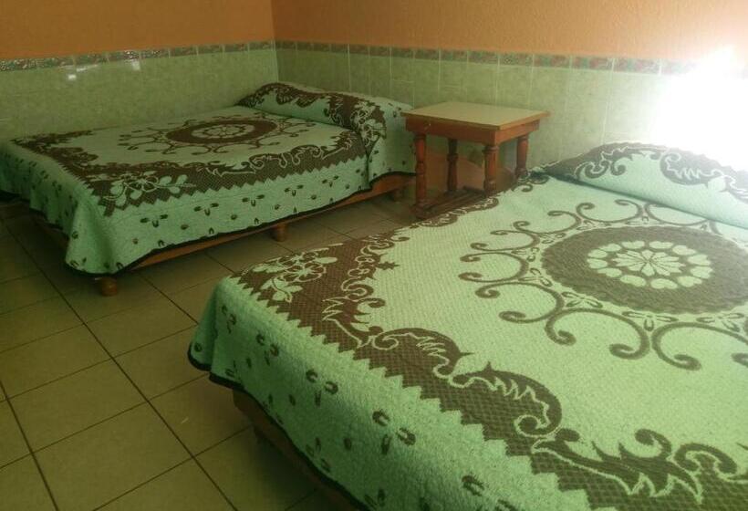 هتل Es Santa Regina