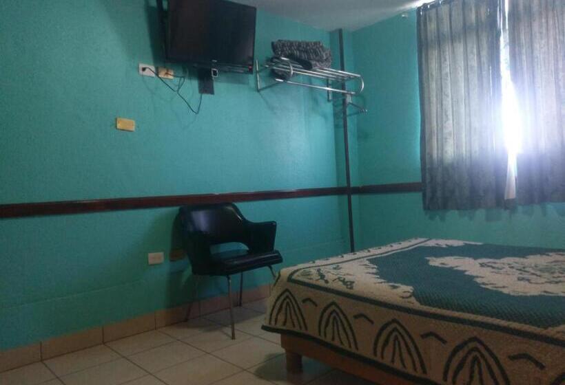 هتل Es Santa Regina