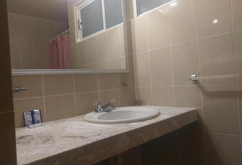 هتل Es Santa Regina