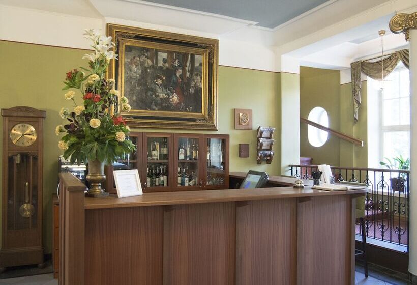 בית מלון כפרי Hirvihaaran Kartano