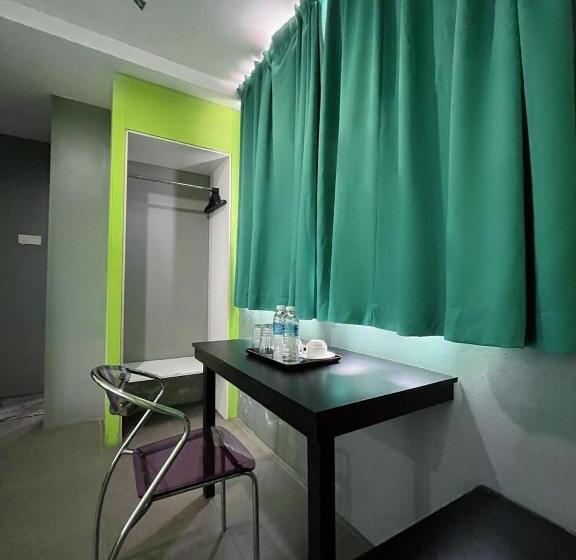 Отель Metro Inn