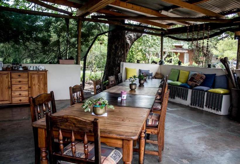 בית מלון כפרי Nsele Safari Lodge