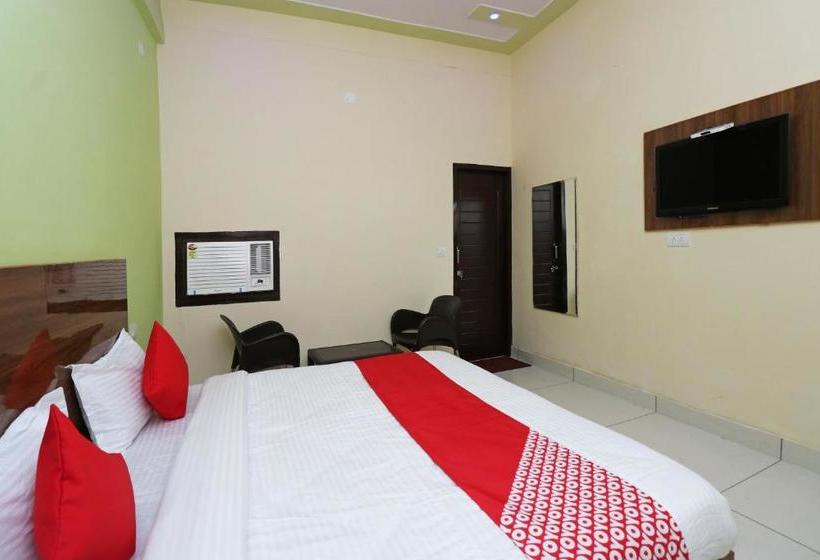 Отель Oyo 29006 Almond Leaf