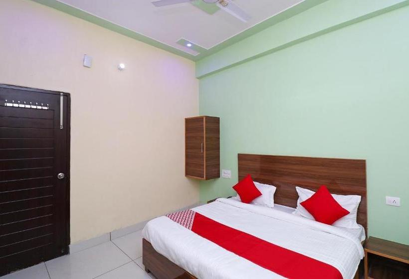 Отель Oyo 29006 Almond Leaf