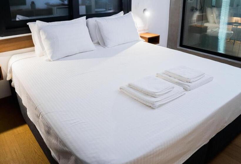 בית מלון כפרי Urban Habitat Executive Suites