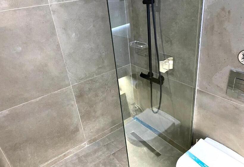 בית מלון כפרי Urban Habitat Executive Suites