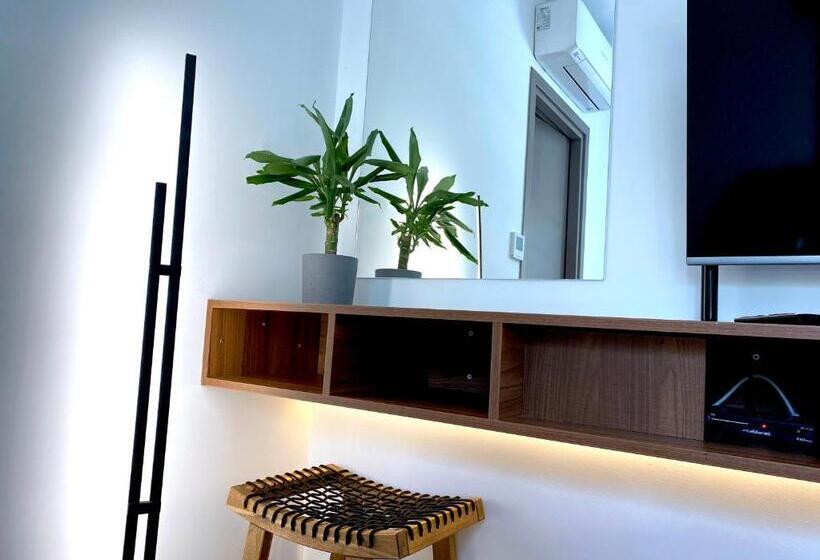 בית מלון כפרי Urban Habitat Executive Suites