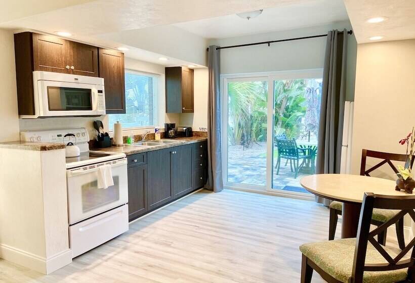 מוטל Organic Beach Retreat