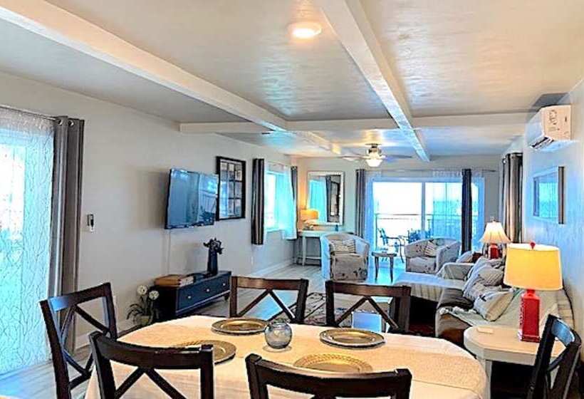 מוטל Organic Beach Retreat