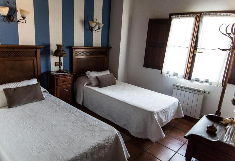 بنسيون Casa De Aldea Los Duesos