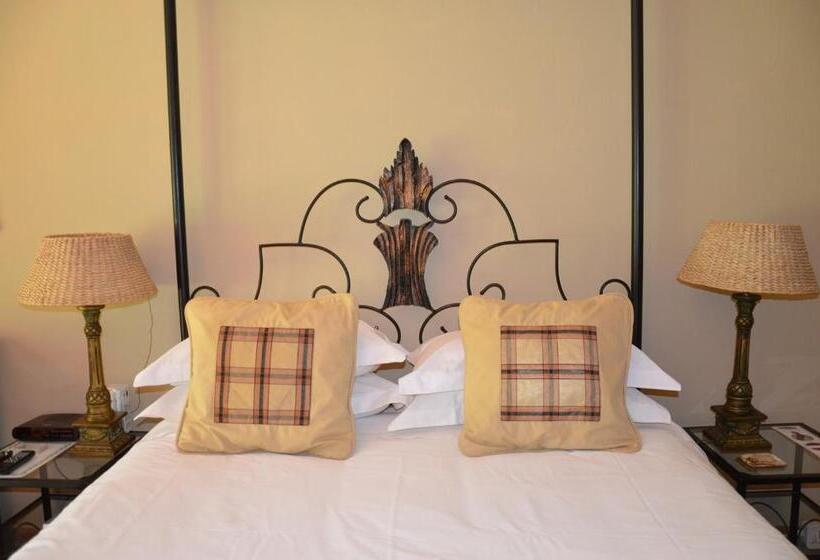 פנסיון Dusk To Dawn Garden Court Burgersdorp