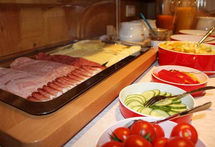 بنسيون Haus Mathies