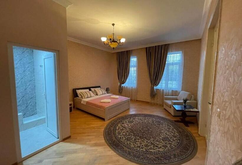 پانسیون Sisi Guest House