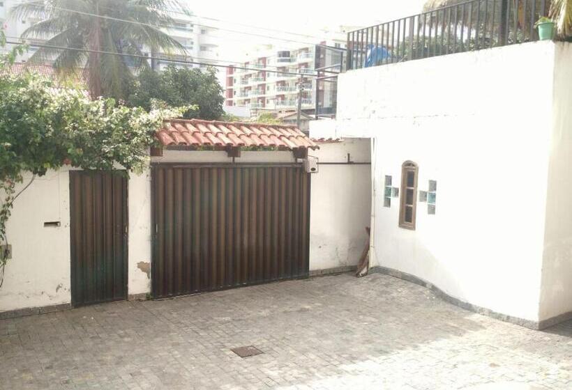 پانسیون Suítes Tropicana Guesthouse