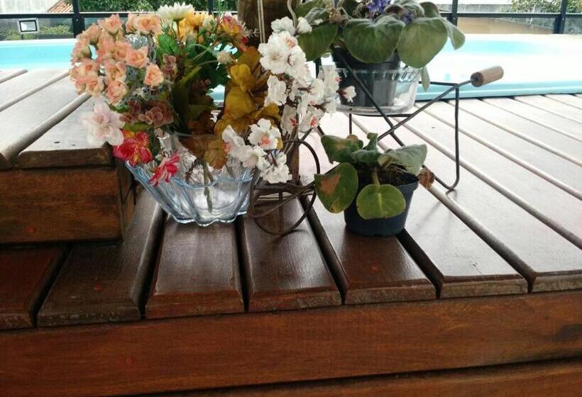 پانسیون Suítes Tropicana Guesthouse