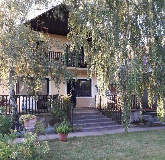 펜션 Toldi Apartman