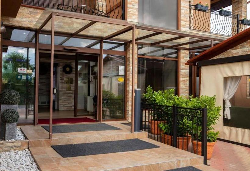 פנסיון Bello Lounge