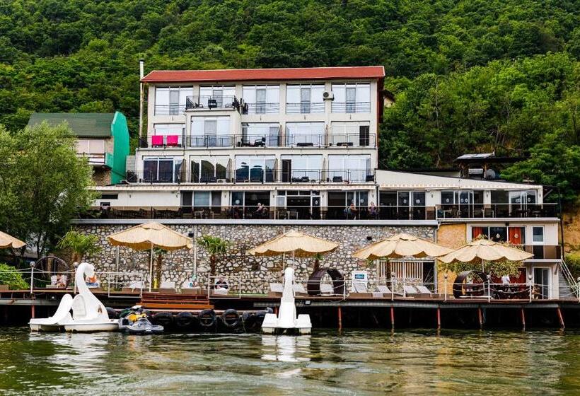 Pensiunea Decebal Resort   Cazanele Dunarii