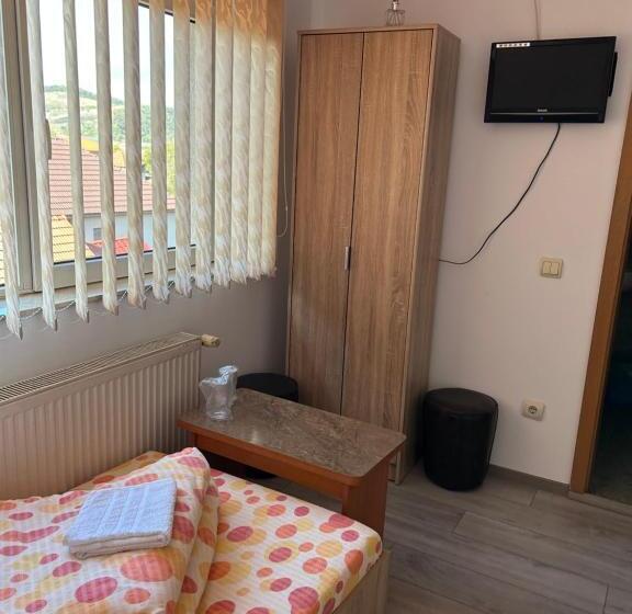 Pensiunea Floare De Colt