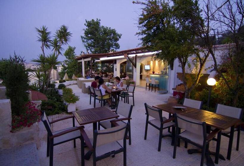 Frida Apartments
