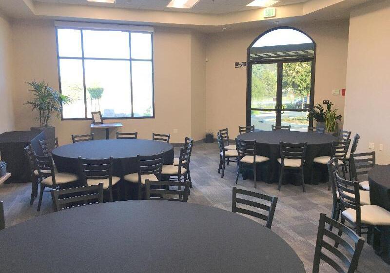 Holiday Inn Express Hotel & Suites Atascadero, An Ihg