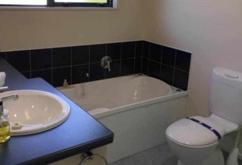 בית מלון כפרי Asure Cooks Gardens Motor Lodge