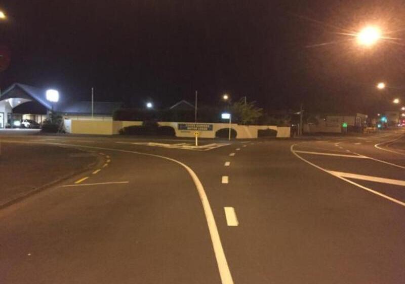 בית מלון כפרי Asure Cooks Gardens Motor Lodge