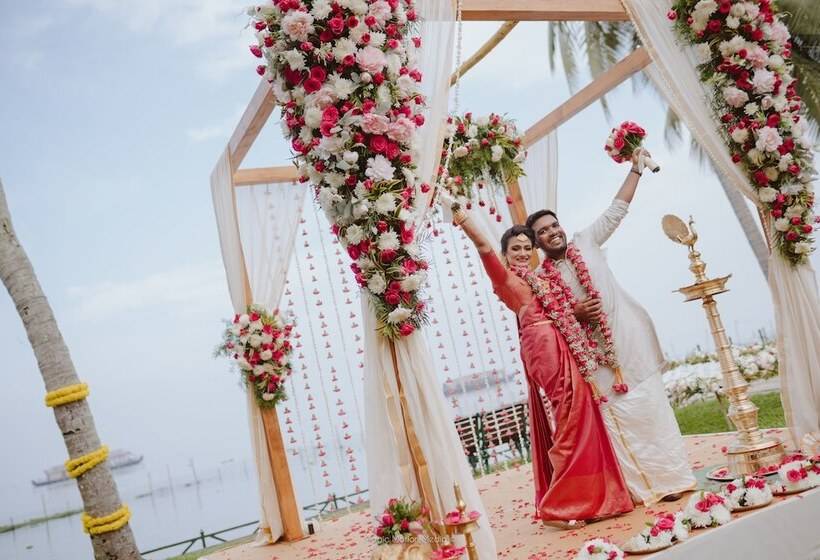 호텔 Backwater Ripples Kumarakom