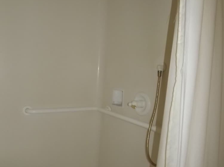 בית מלון כפרי Backyard Garden Oasis