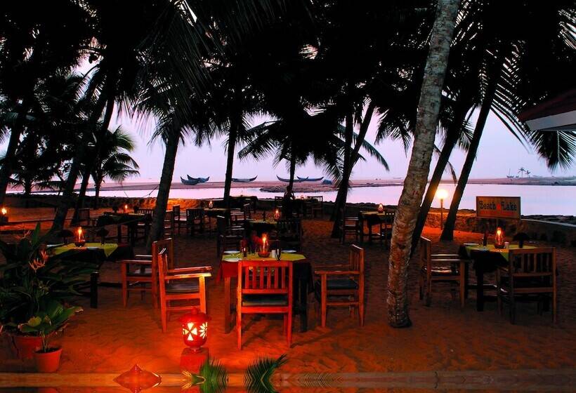 هتل Beach And Lake Ayurvedic Resort, Kovalam