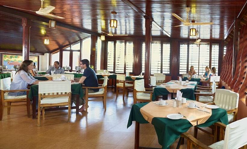 هتل Beach And Lake Ayurvedic Resort, Kovalam