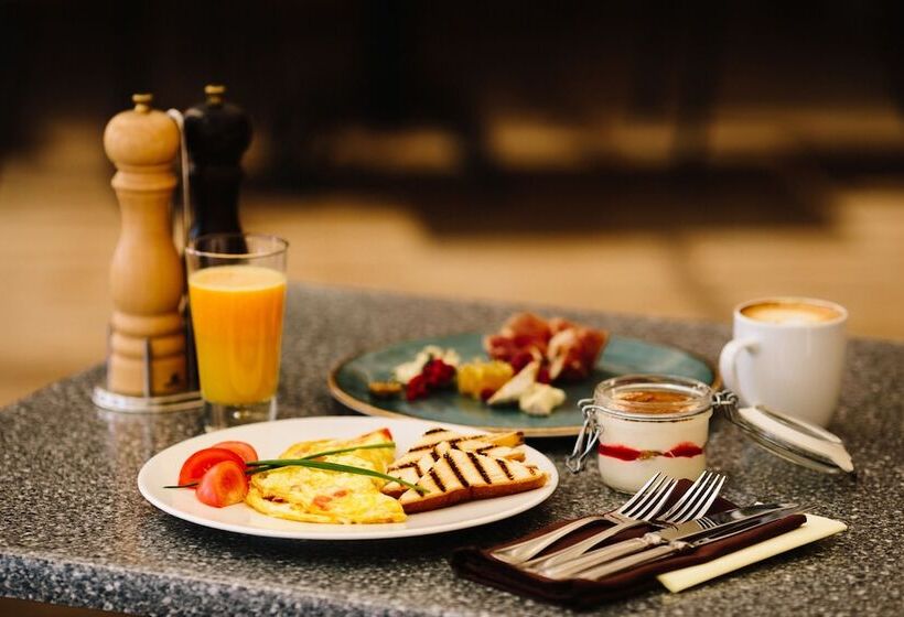 هتل Benefit Plaza Congress