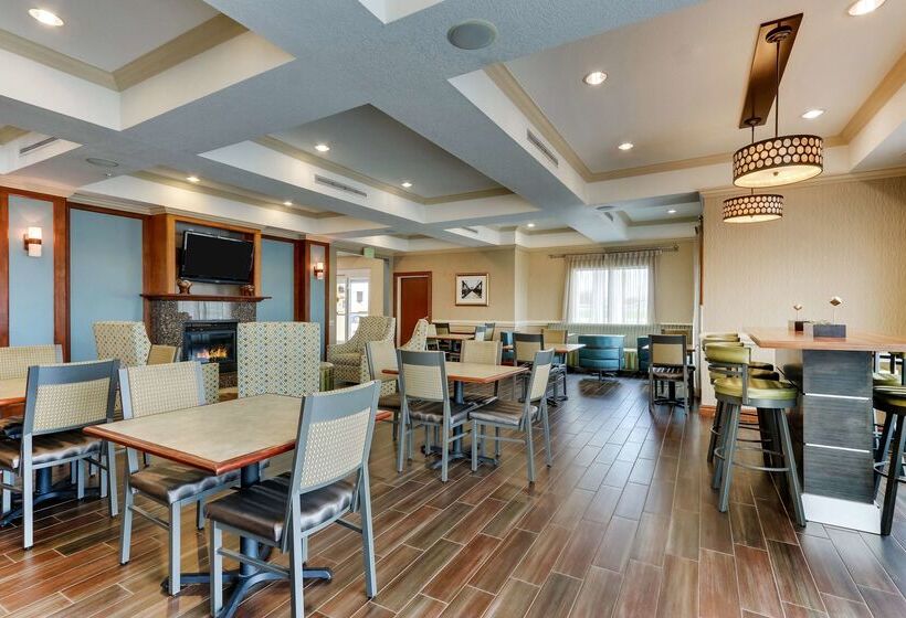 فندق Comfort Inn & Suites