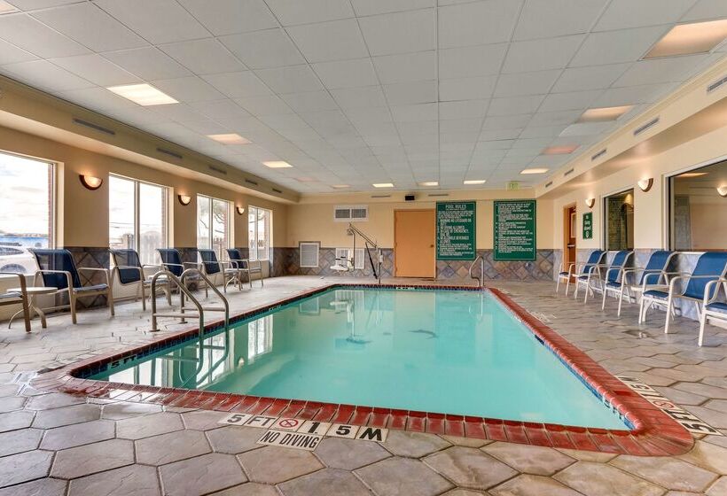 فندق Comfort Inn & Suites