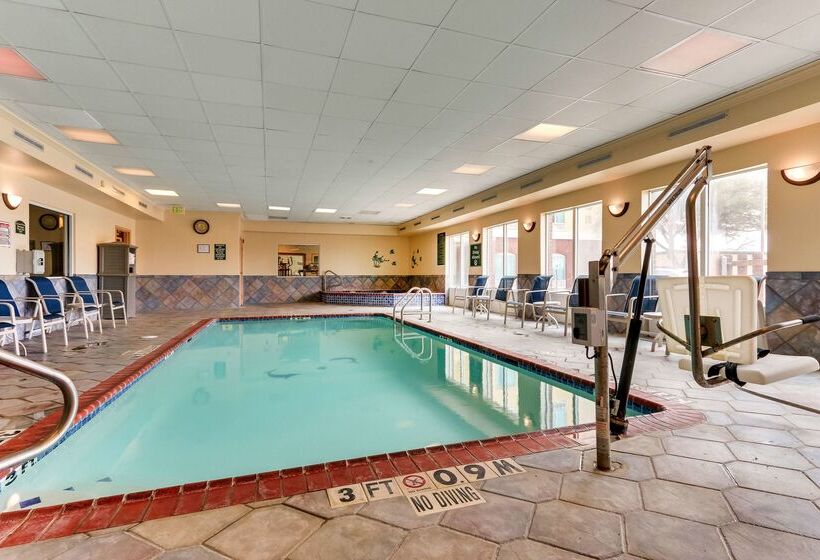 فندق Comfort Inn & Suites