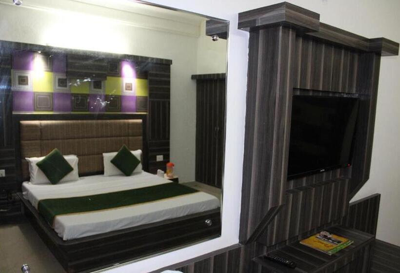 호텔 Bhawani International