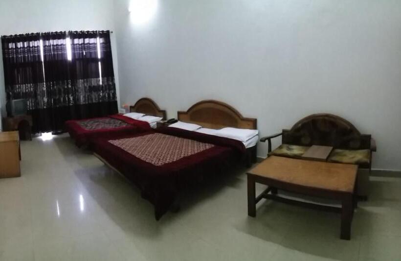 호텔 Bhawani International