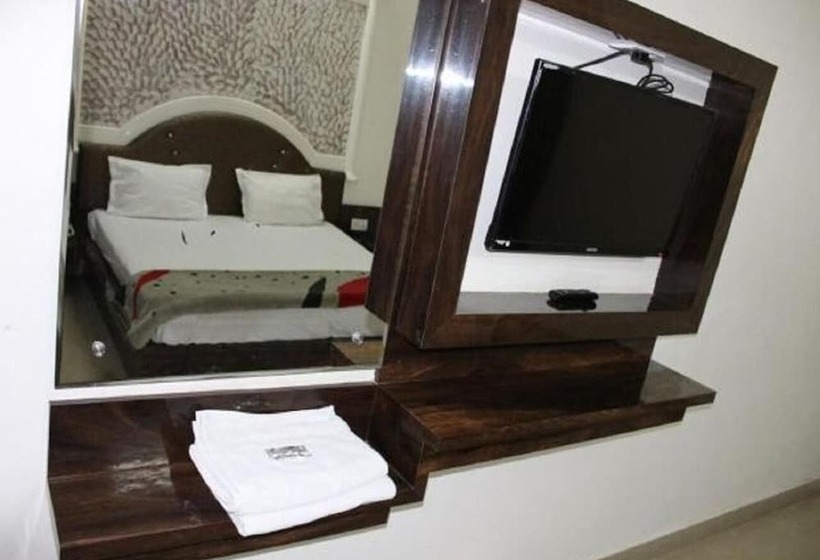 호텔 Bhawani International