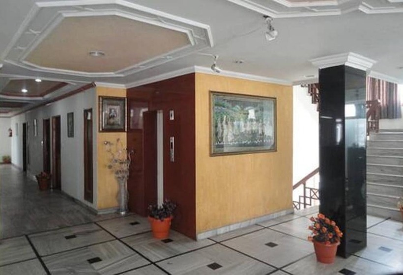 호텔 Bhawani International