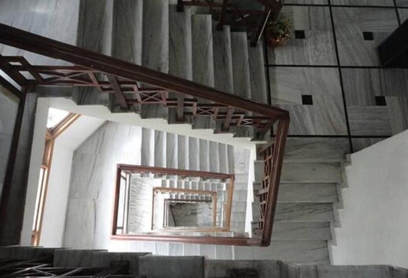 호텔 Bhawani International